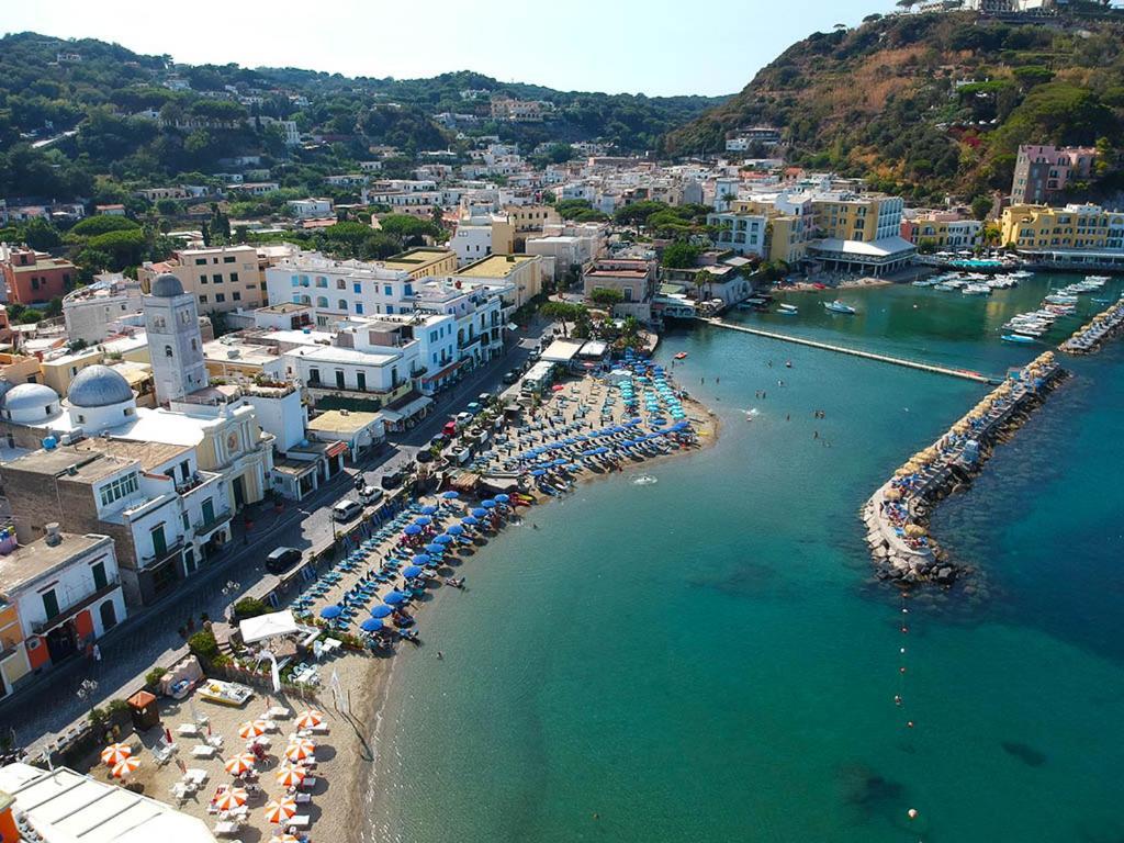 B&B Celestina Ischia Lacco Ameno  ภายนอก รูปภาพ