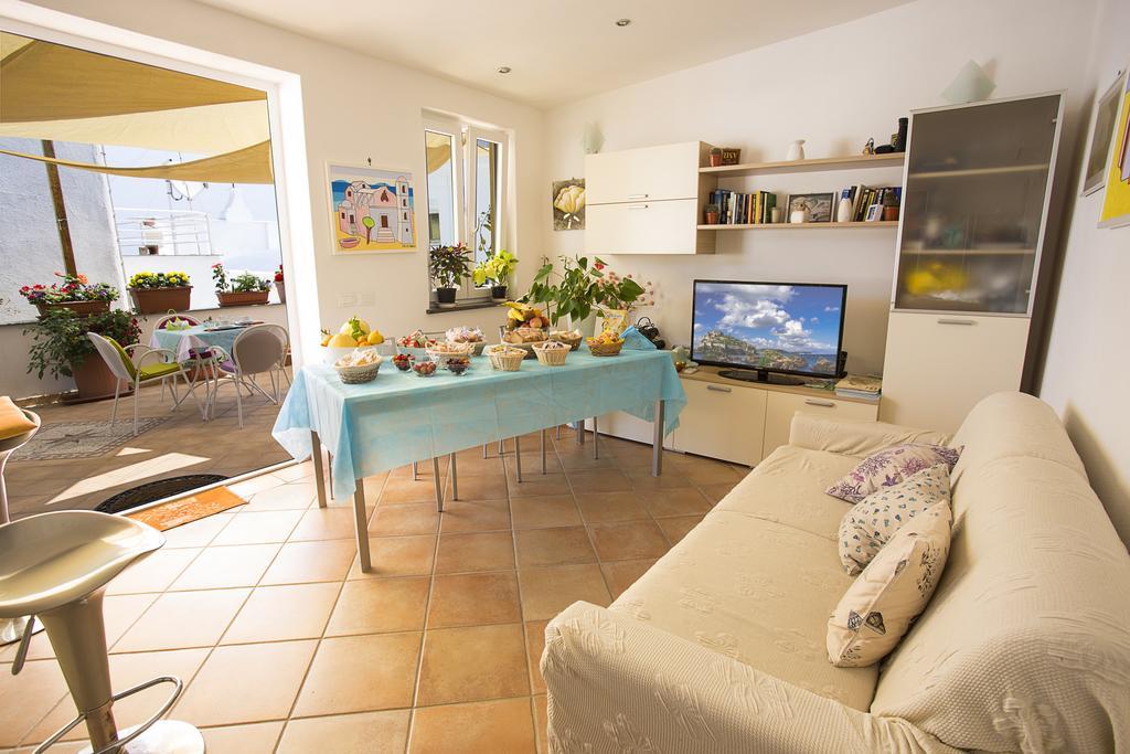 B&B Celestina Ischia Lacco Ameno  ภายนอก รูปภาพ