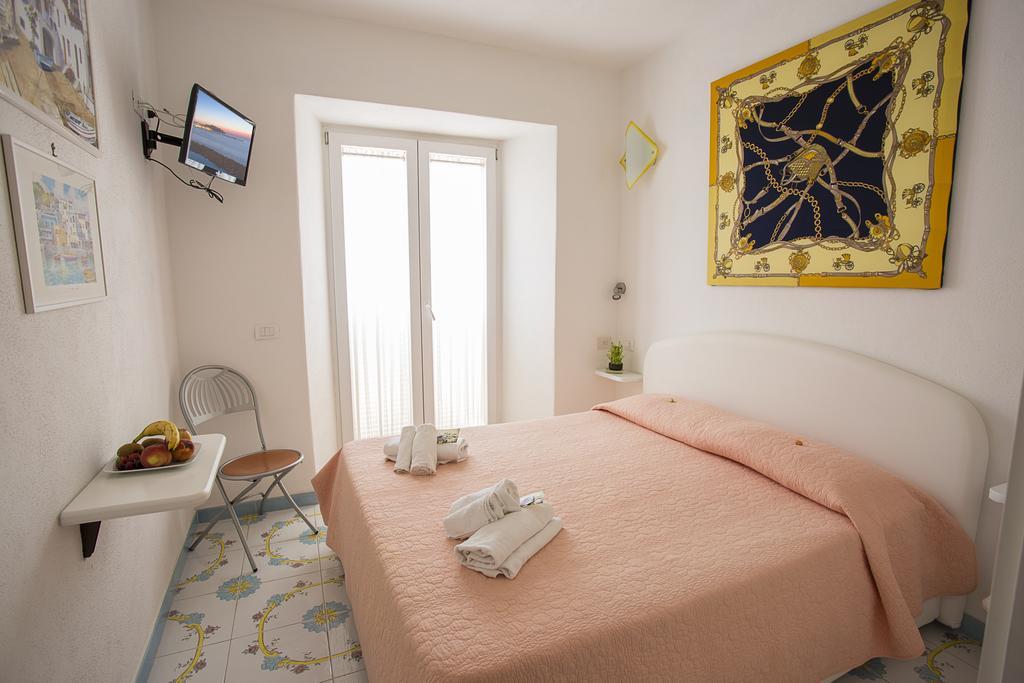 B&B Celestina Ischia Lacco Ameno  ห้อง รูปภาพ