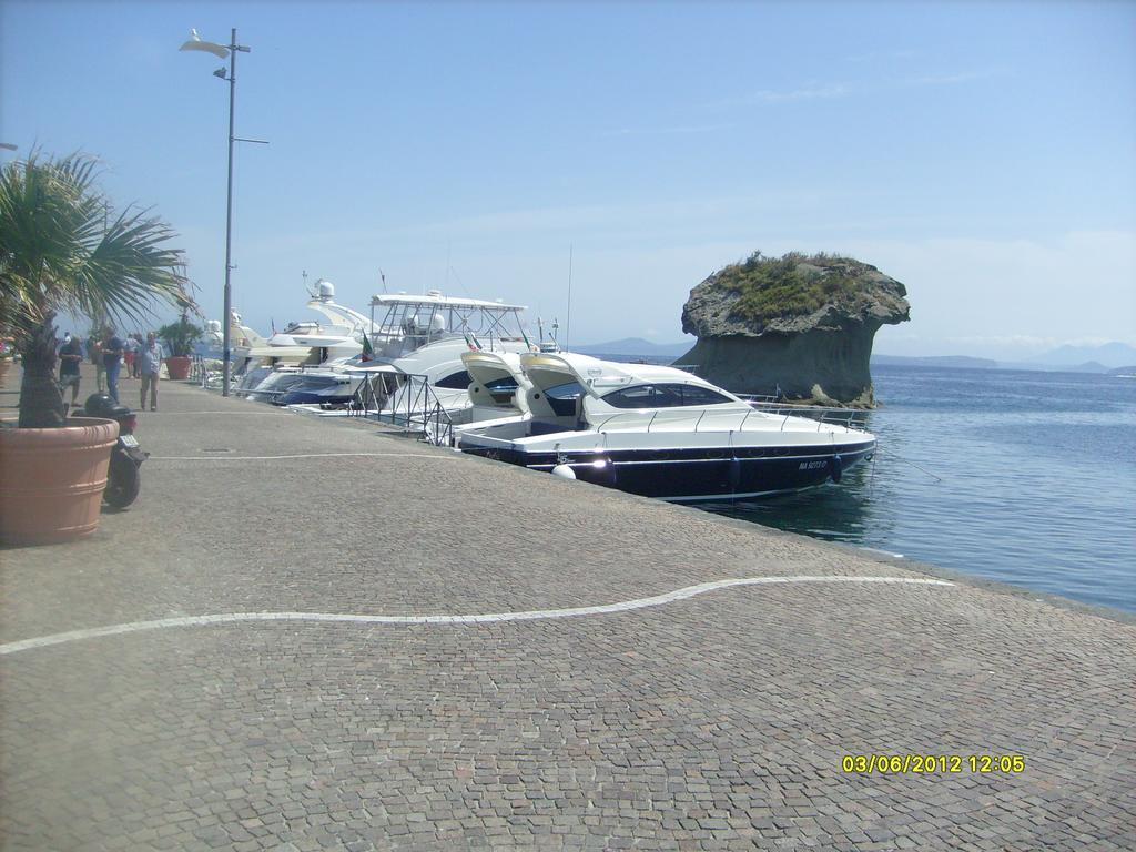 B&B Celestina Ischia Lacco Ameno  ภายนอก รูปภาพ