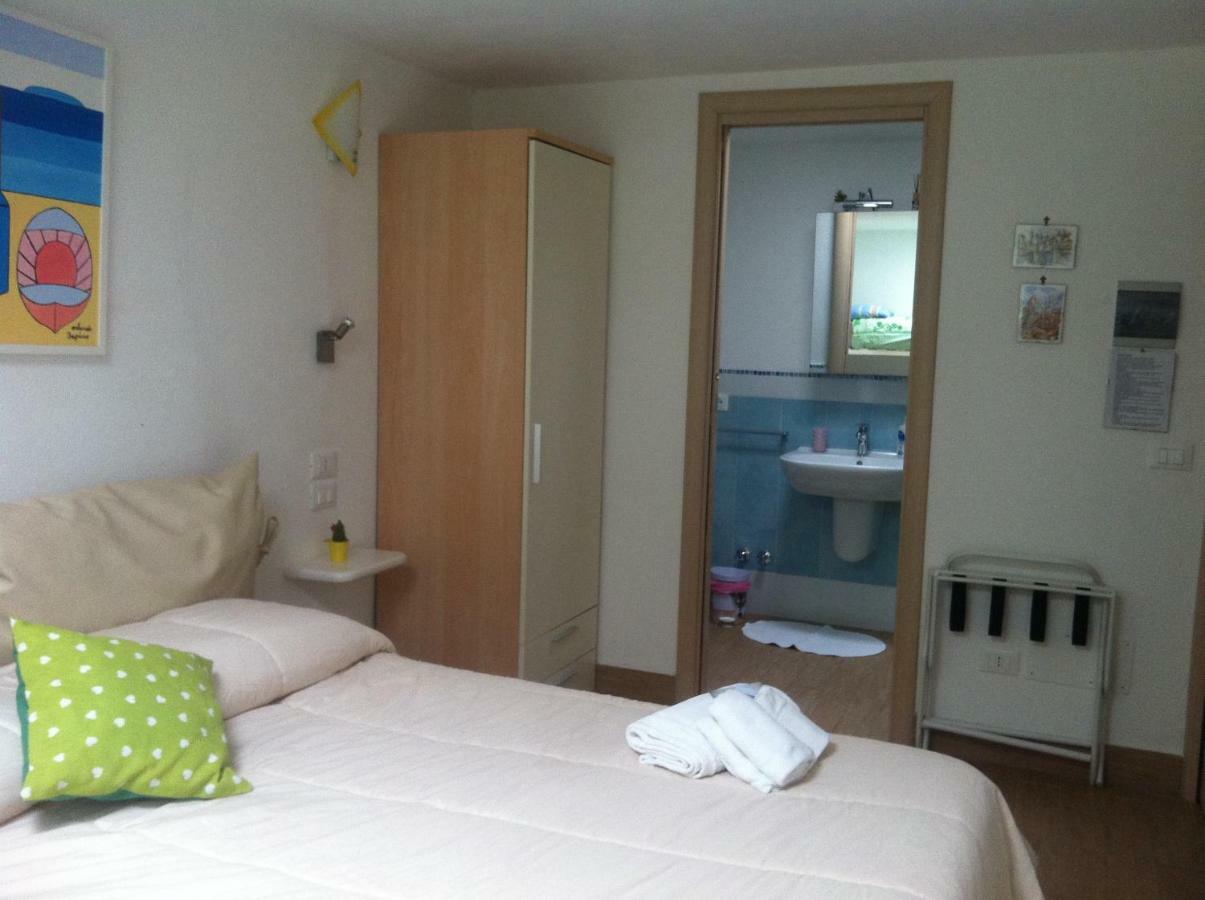 B&B Celestina Ischia Lacco Ameno  ภายนอก รูปภาพ